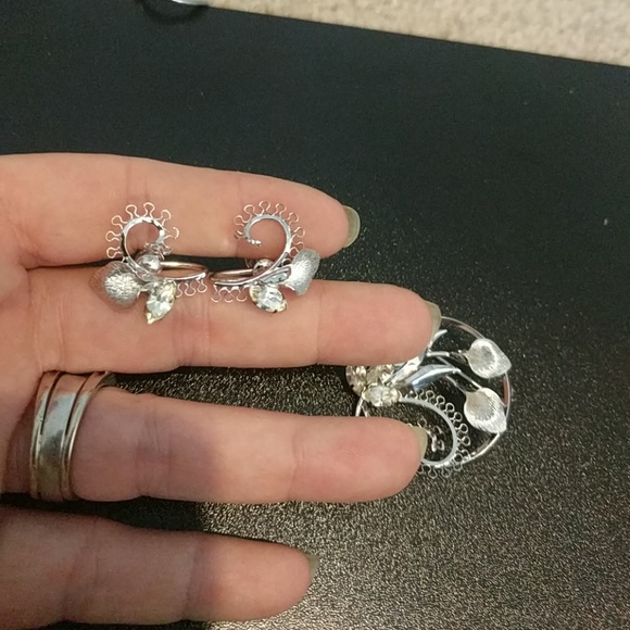 Vintage rhinestone sterling brooch & earrings - Picture 4 of 4